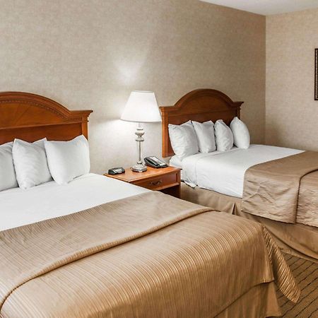 Quality Inn Castleton Bagian luar foto
