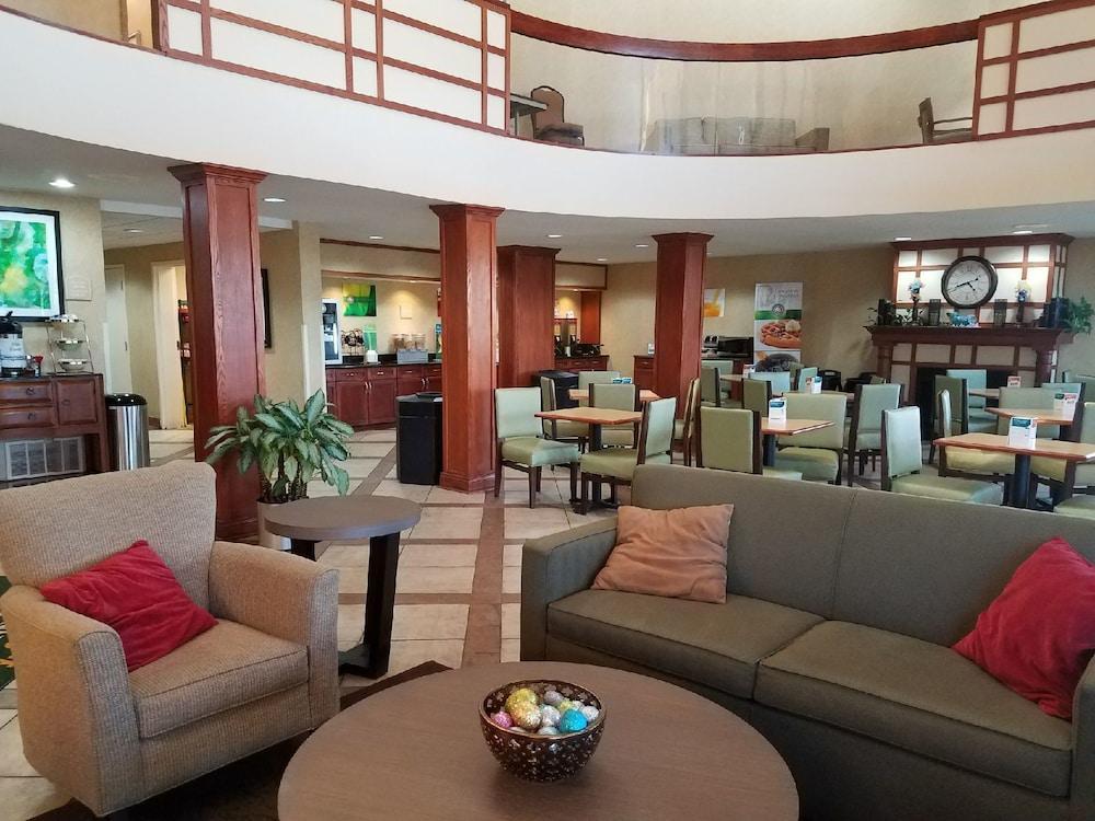 Quality Inn Castleton Bagian luar foto