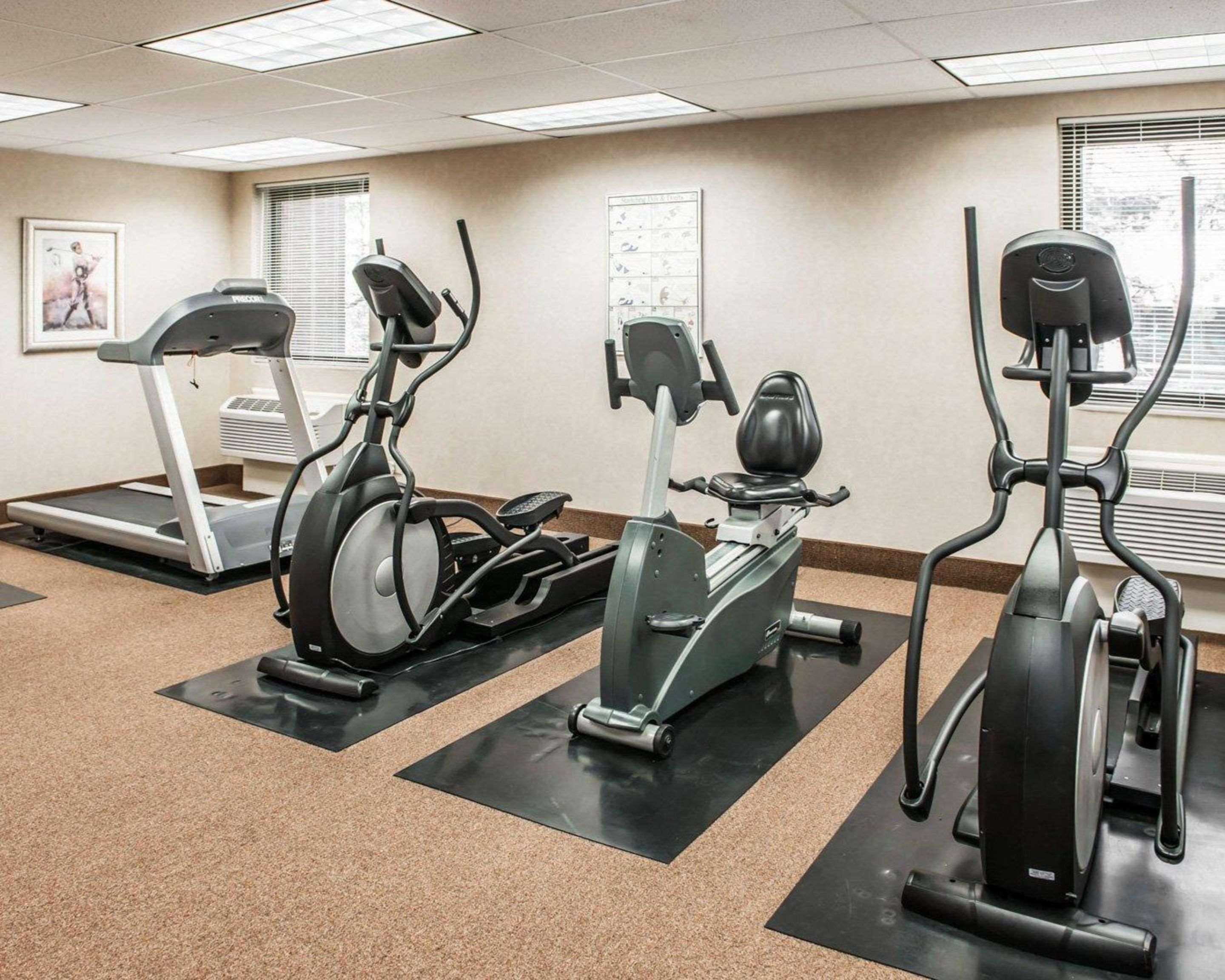 Quality Inn Castleton Bagian luar foto