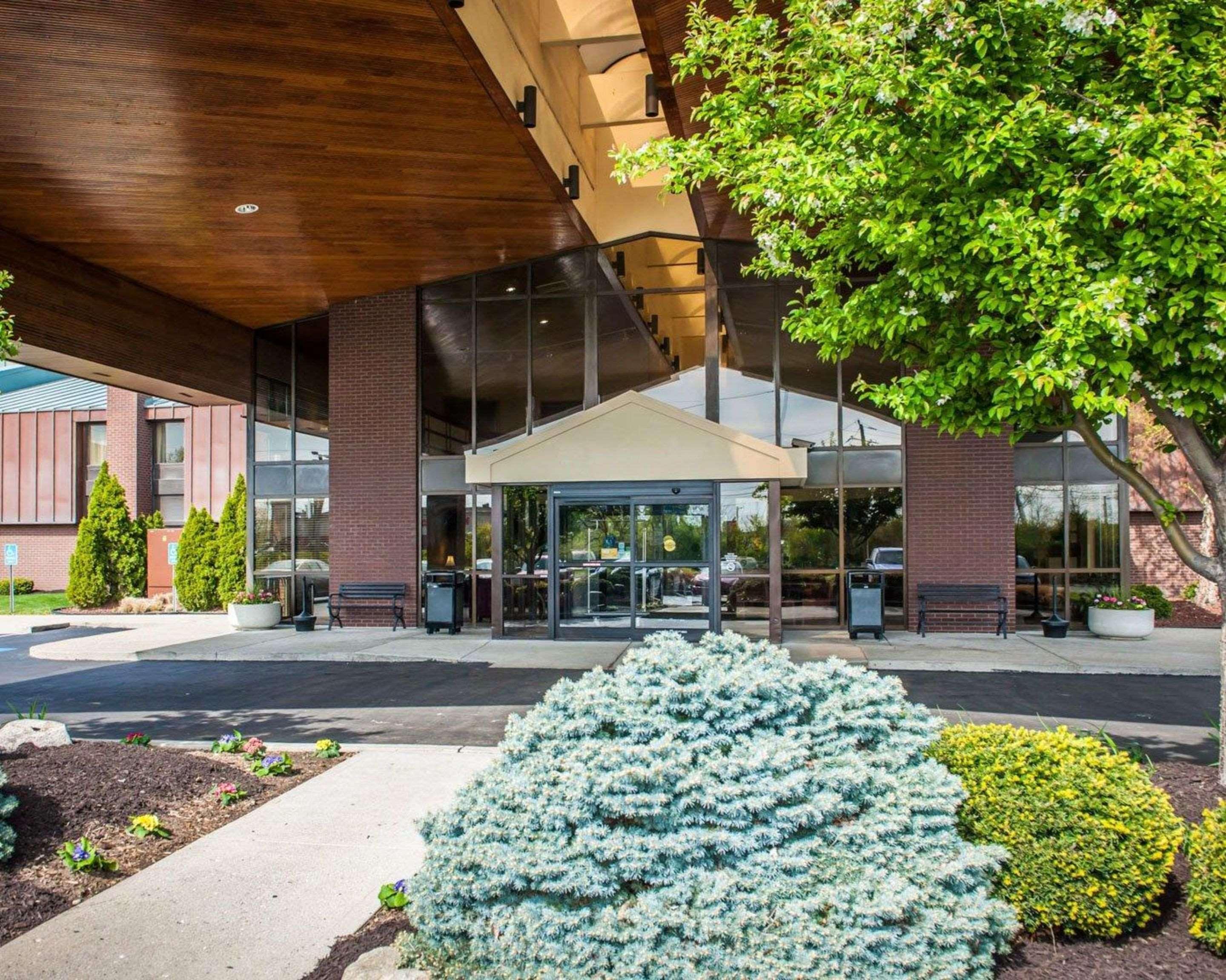 Quality Inn Castleton Bagian luar foto