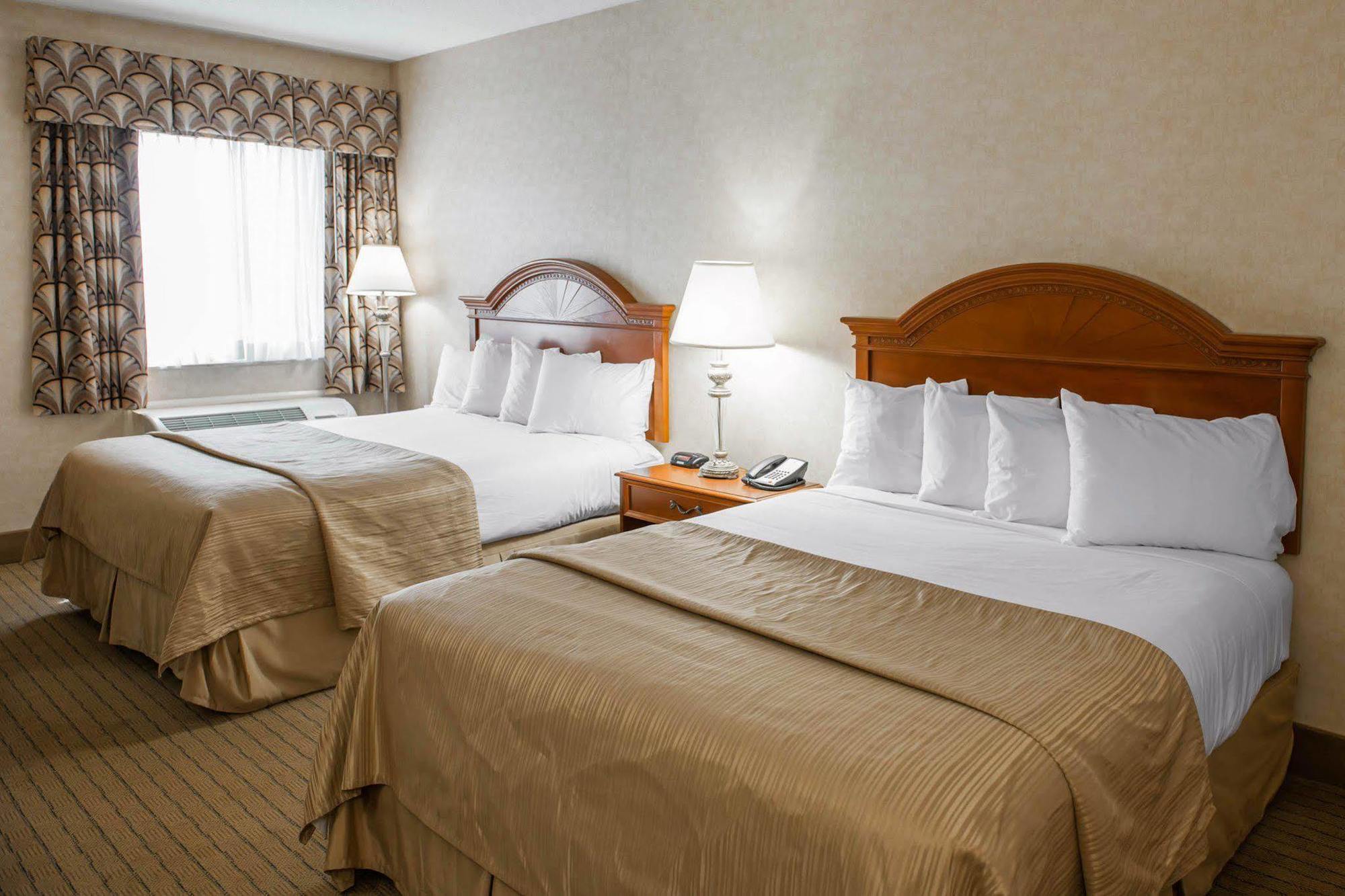 Quality Inn Castleton Bagian luar foto